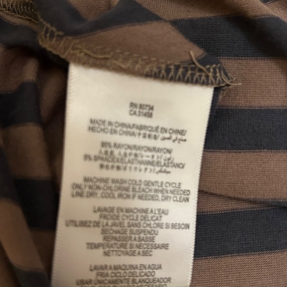 BCBGeneration  Modern  Cut  Stripes Top, Size XS, New With Tags - Picture 11 of 11